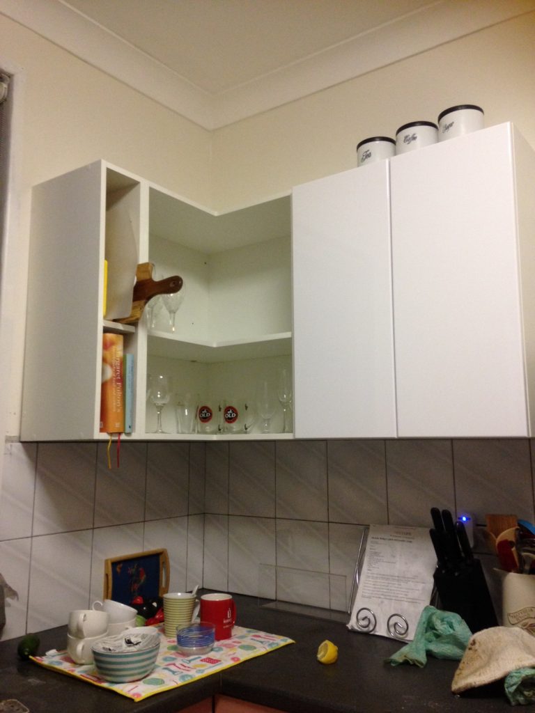 New soft close corner cupboards - glossy! Note - no hooks!